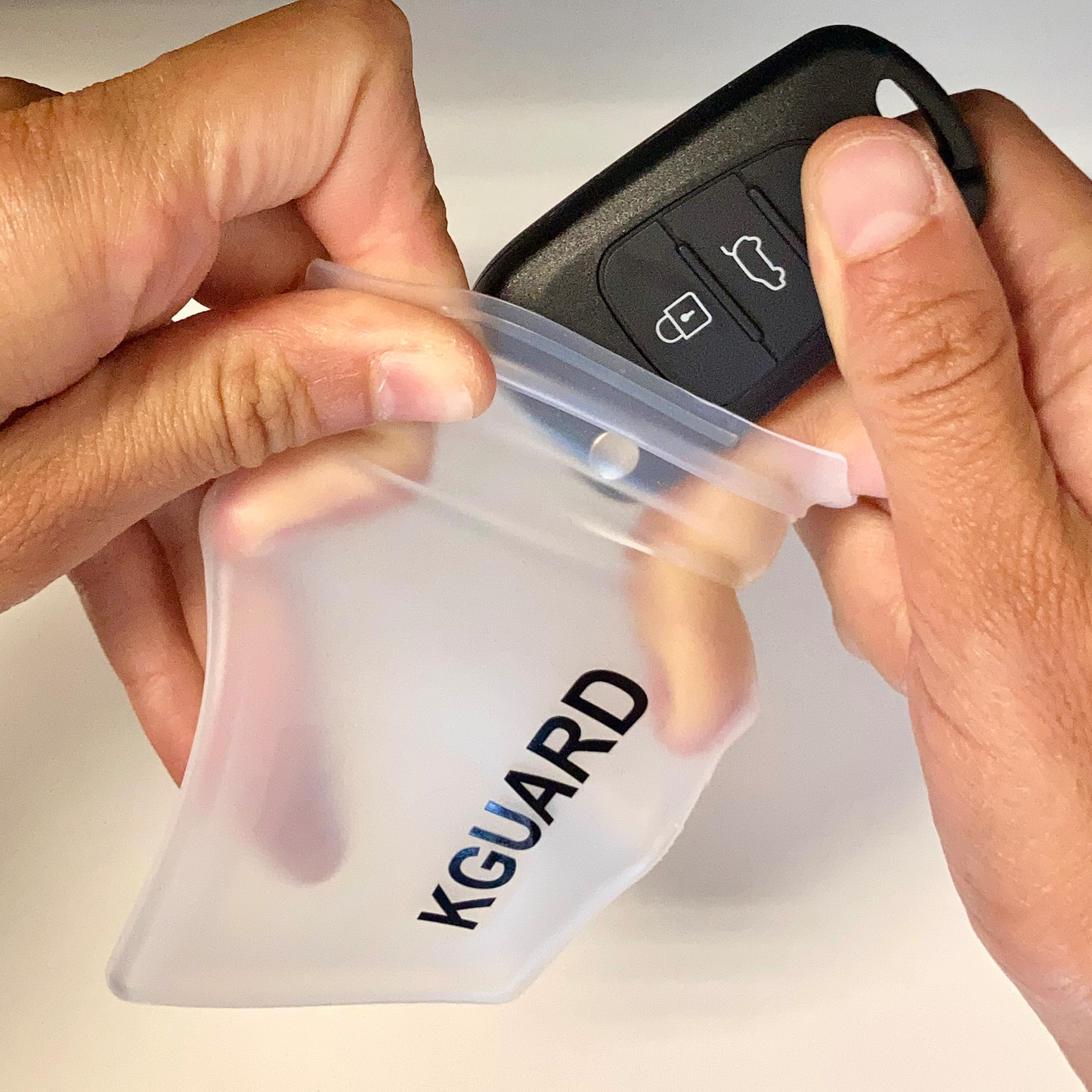 #09 - KGUARD Bolsa Estanca Translúcida IPX8 para transportar la Llave Electrónica del Coche