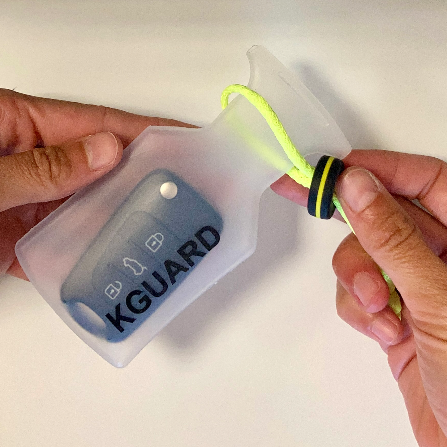 #09 - KGUARD Bolsa Estanca Translúcida IPX8 para transportar la Llave Electrónica del Coche