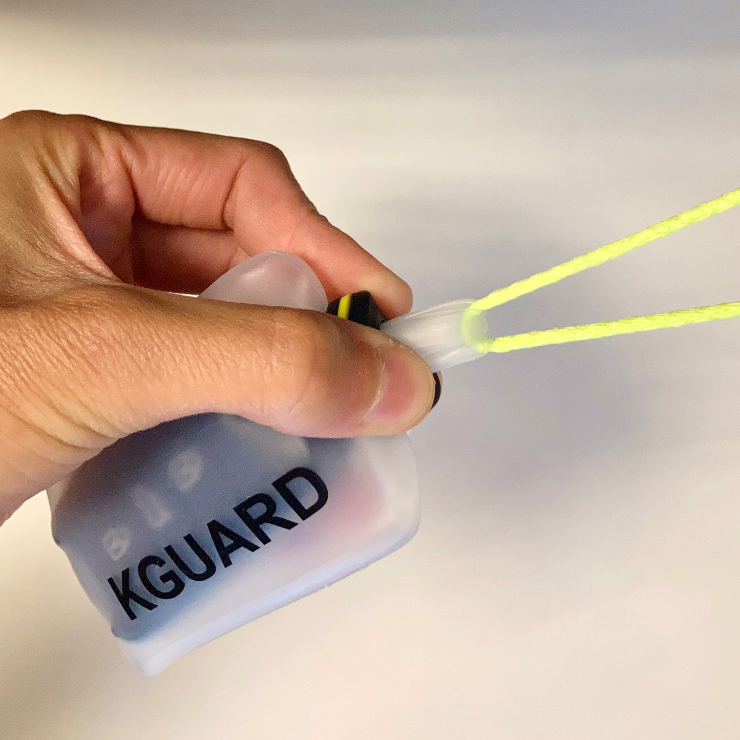 #09 - KGUARD Bolsa Estanca Translúcida IPX8 para transportar la Llave Electrónica del Coche